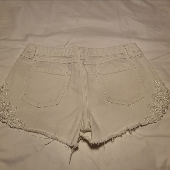 Harper White Lace Embroidered high waisted shorts - Picture 2 of 8